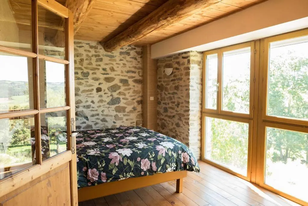 L'Ange : Entre Monts Et Vallees Retournac